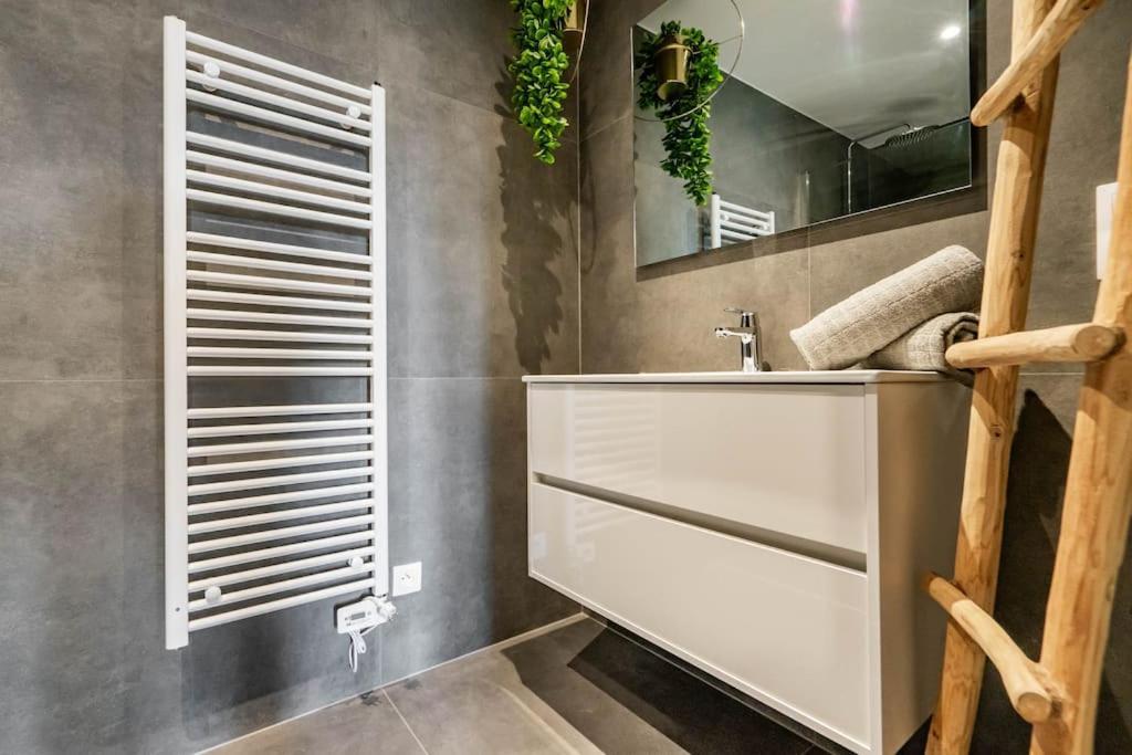 La Ara, Avec Sauna * Luik
